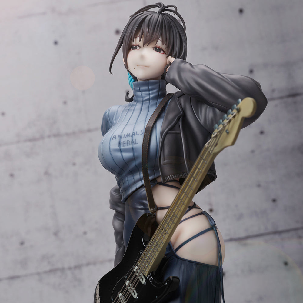 hitomio Juroku Illustration „Guitar Meimei Backless Dress“ – BALD ERHÄLTLICH