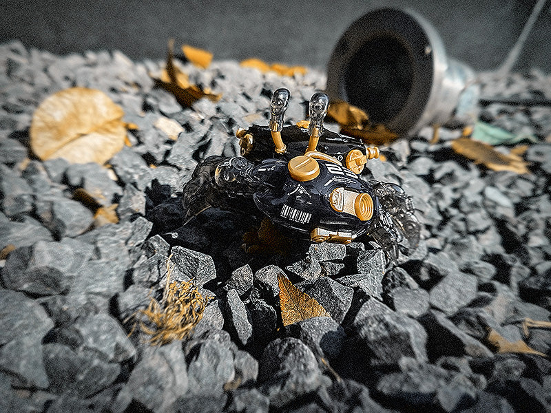AQUACULTURE TANK 007: Fiddler Crab (Gold Black) - COMING SOON