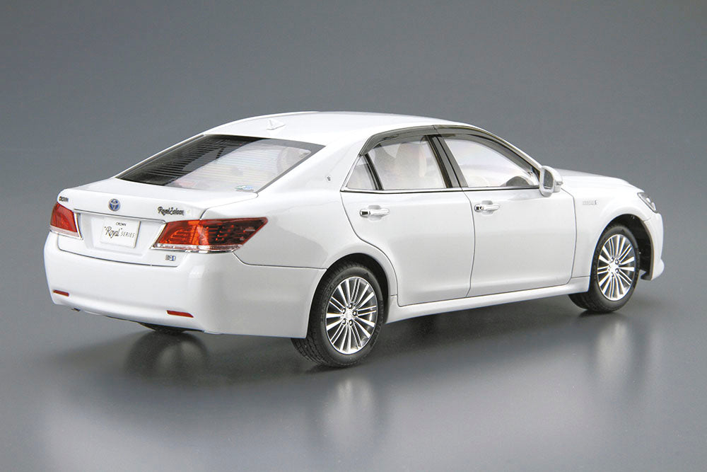 1/24 TOYOTA GRS210/AWS210 CROWN ROYALSALOON '15 Model Kit