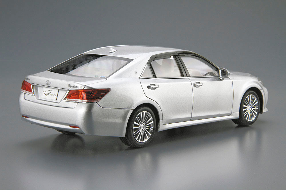 1/24 TOYOTA GRS210/AWS210 CROWN ROYALSALOON '15 Model Kit