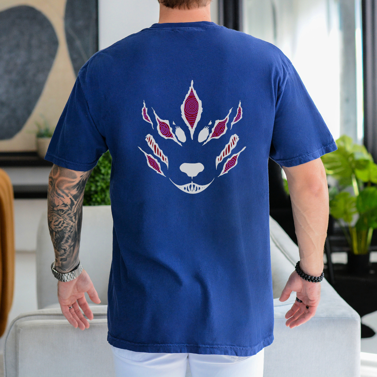 Fox Devil Aki besticktes Comfort Colors® Chainsaw Anime Shirt WT