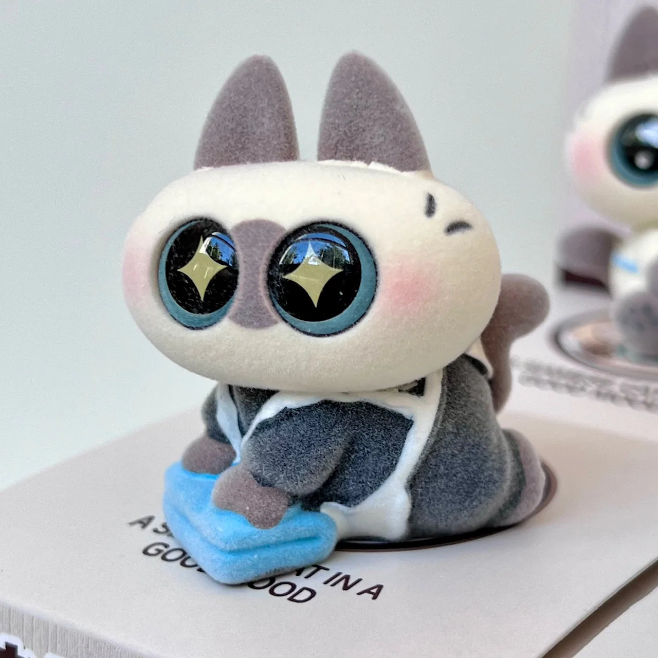 BIG EYED CAT FIGURINE BLIND BOX (1 Blind Box)