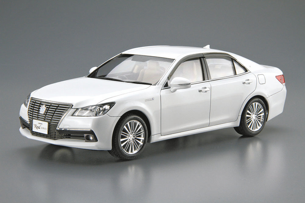 1/24 TOYOTA GRS210/AWS210 CROWN ROYALSALOON '15 Model Kit