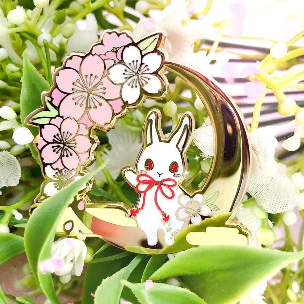 Sakura Hase Emaille Pin