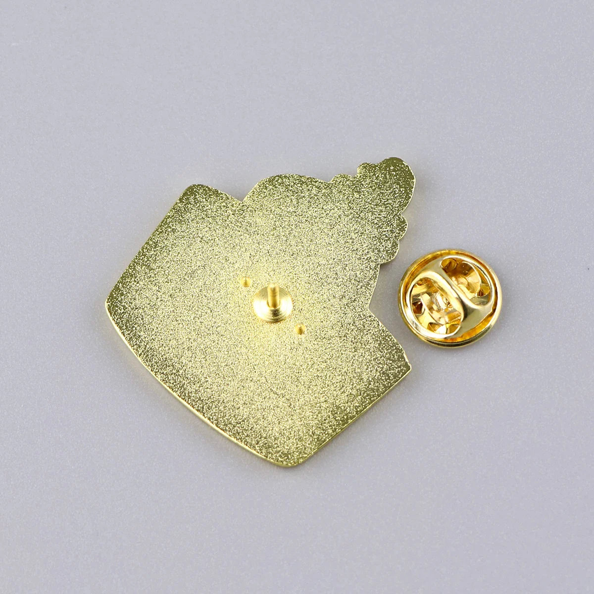 Capybara Bad Emaille Pin