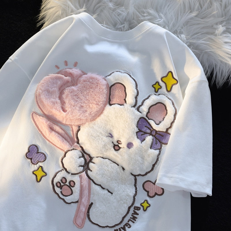 Flauschiges Tulpenhasen-T-Shirt
