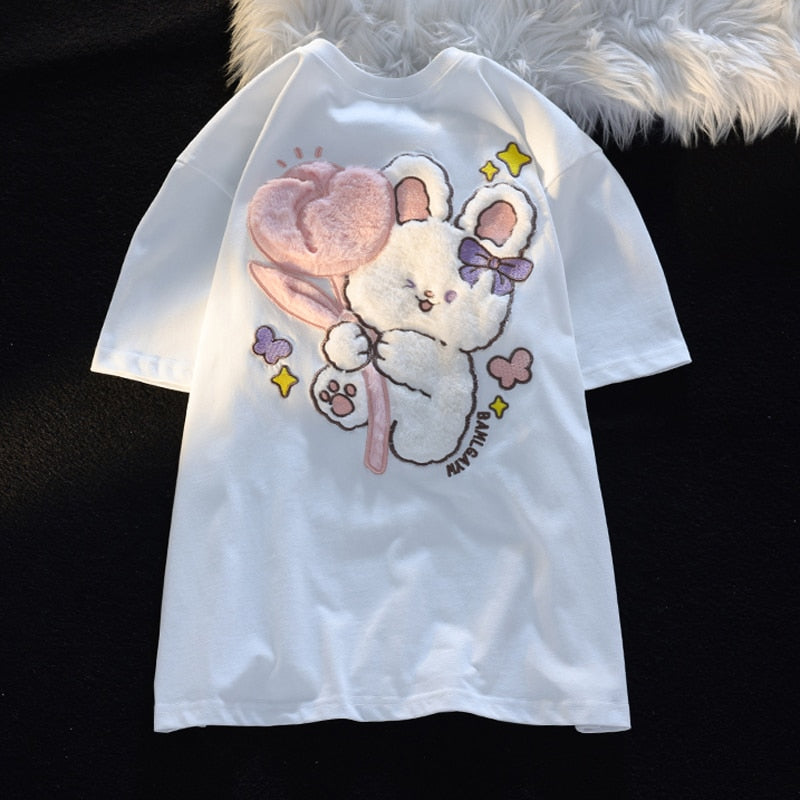 Flauschiges Tulpenhasen-T-Shirt