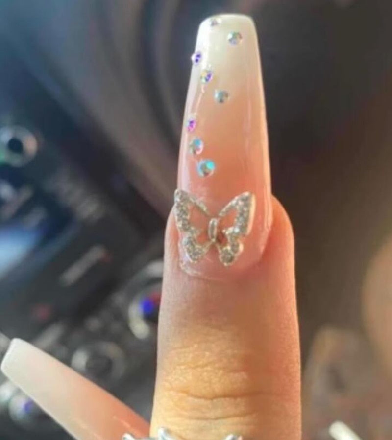 Schmetterlings-Nagel-Charms