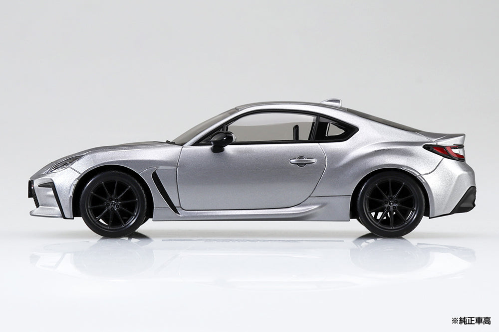 TOYOTA GR 86 (ICE SILVER METALLIC) Model Kit