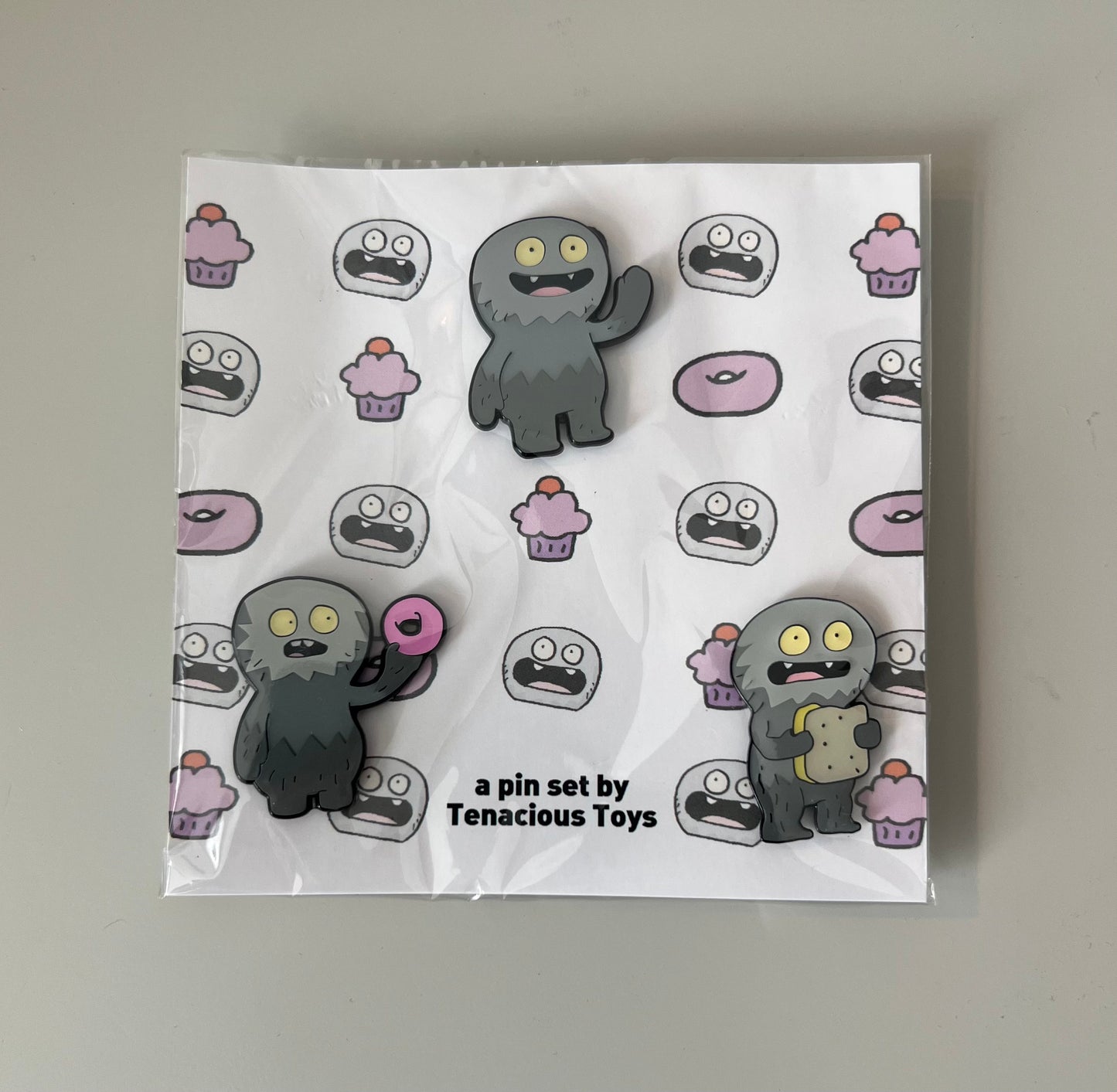 UMA Emaille-Pin-Set