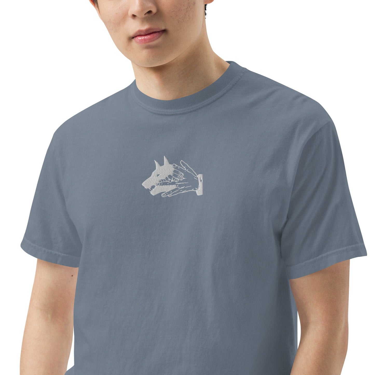 Demon Dog Comfort Colors® besticktes Anime-Shirt