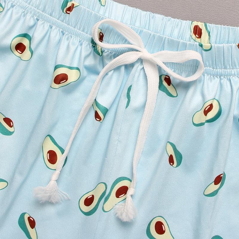 Pyjama mit Avocado-Liebe