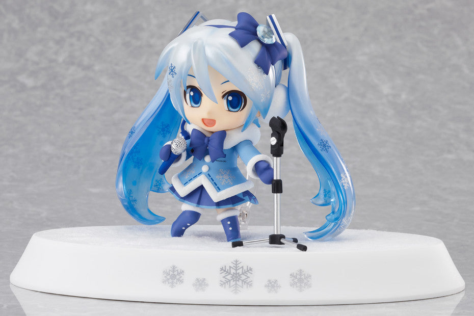 Character Vocal Series 01 : Miku Hatsune Nendoroid 207 Snow Miku: Fluffy Coat Ver. Figure (ねんどろいど ゆきみく ふわふわこーとVer.) Super Anime Store