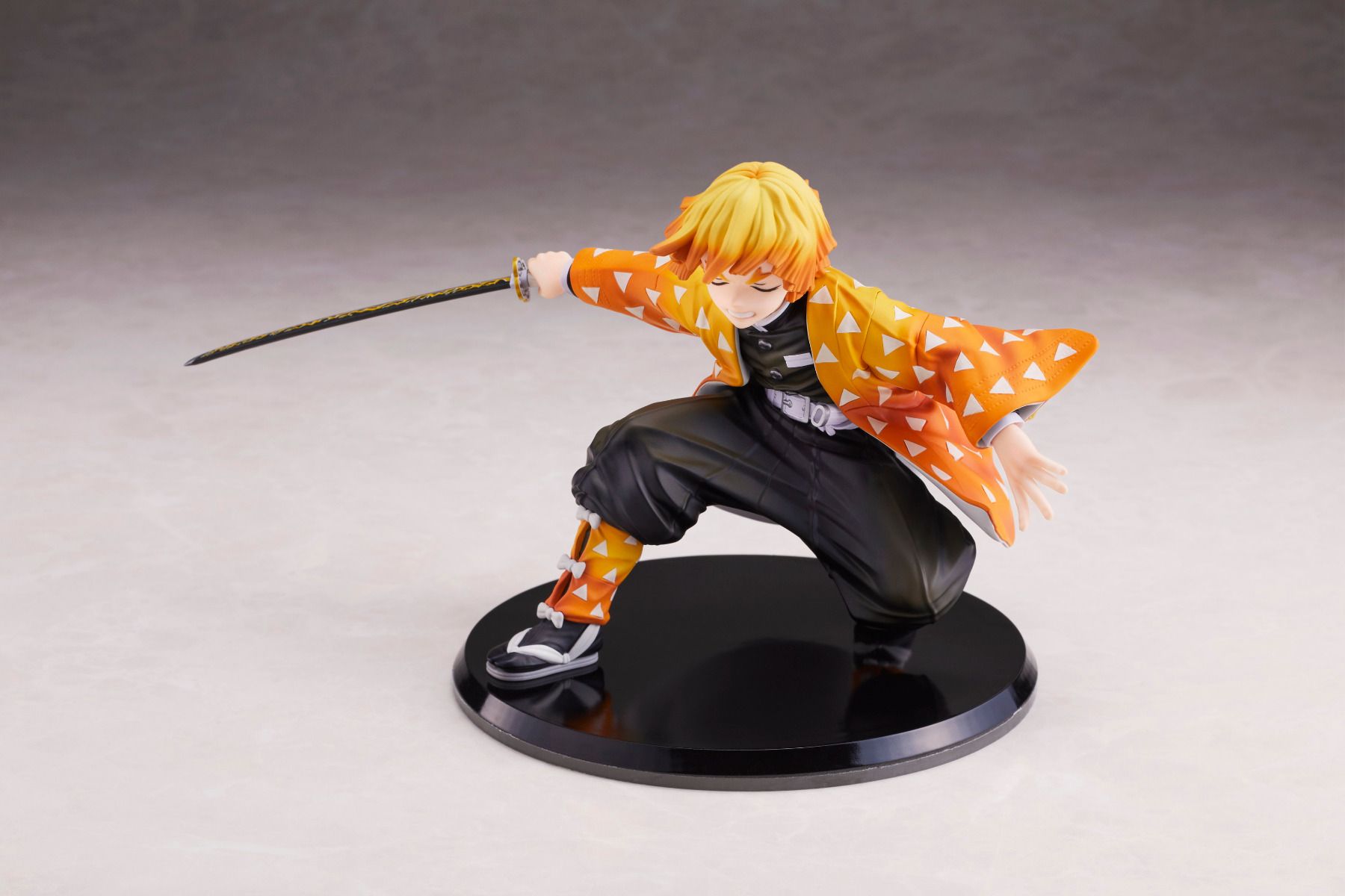 Demon Slayer Kimetsu no Yaiba: Zenitsu Agatsuma 1/8 Scale Figure by Aniplex Super Anime Store