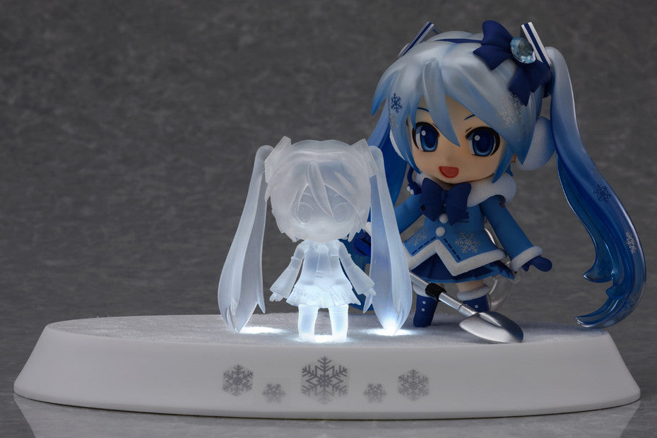 Character Vocal Series 01 : Miku Hatsune Nendoroid 207 Snow Miku: Fluffy Coat Ver. Figure (ねんどろいど ゆきみく ふわふわこーとVer.) Super Anime Store