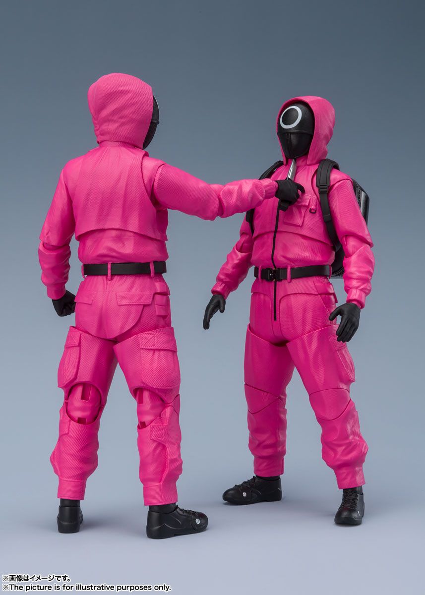 TAMASHII NATIONS - Squid Game - Trabajador enmascarado / Gerente enmascarado, Bandai Spirits SHFiguarts Figura