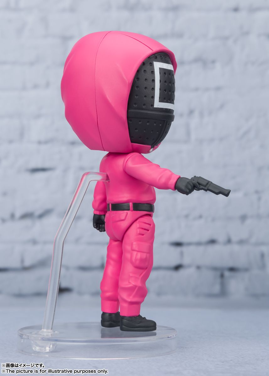 TAMASHII NATIONS - Squid Game - Masked Manager Bandai Spirits Figuarts Mini Figure