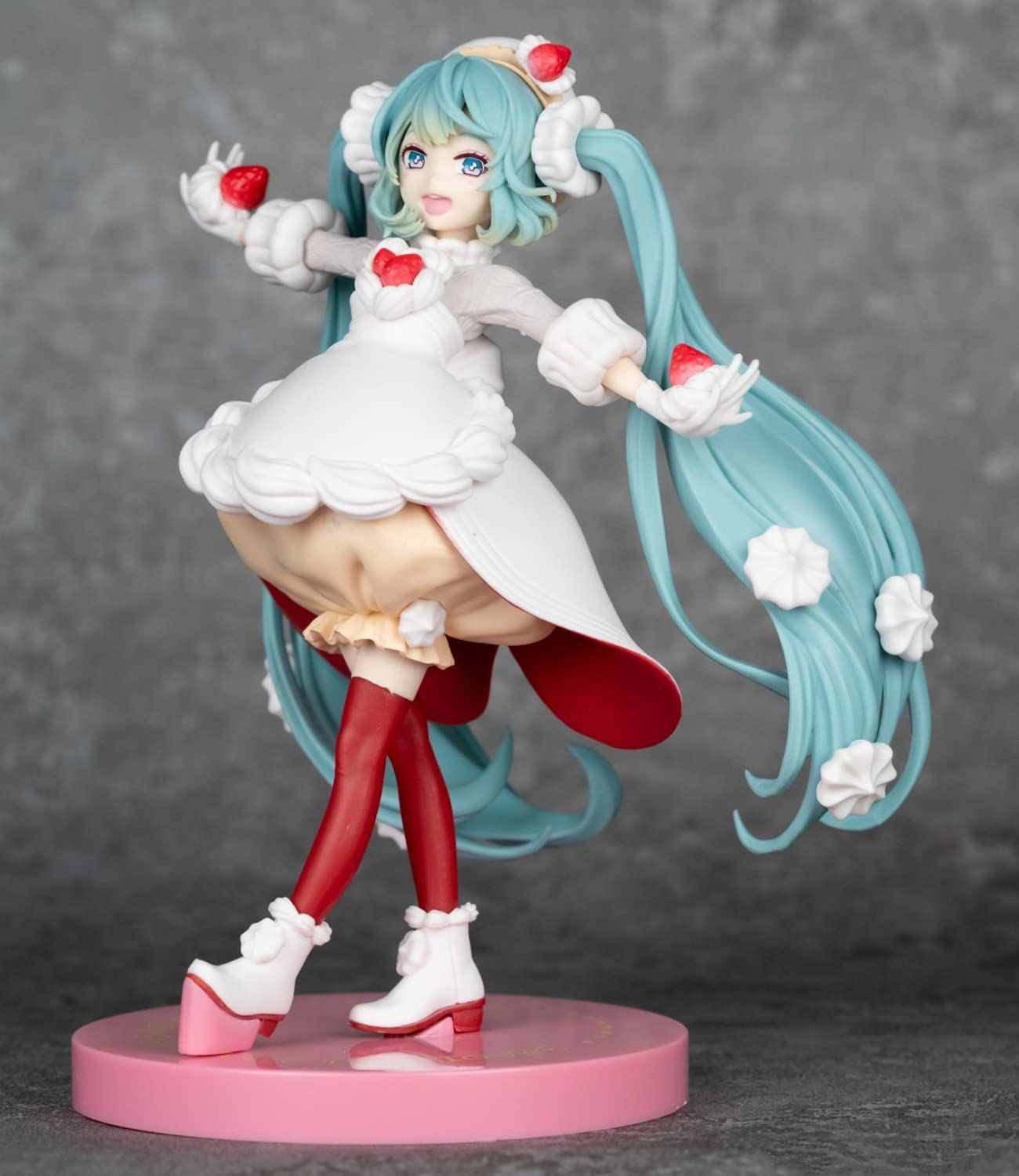 Hatsune Miku Strawberry Sweet Sweets Figure, 6.7" Super Anime Store