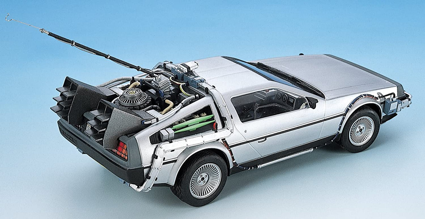 Aoshima 1/24 Scale BT-01 Delorean BttF Part I - Plastic Model Building Kit
