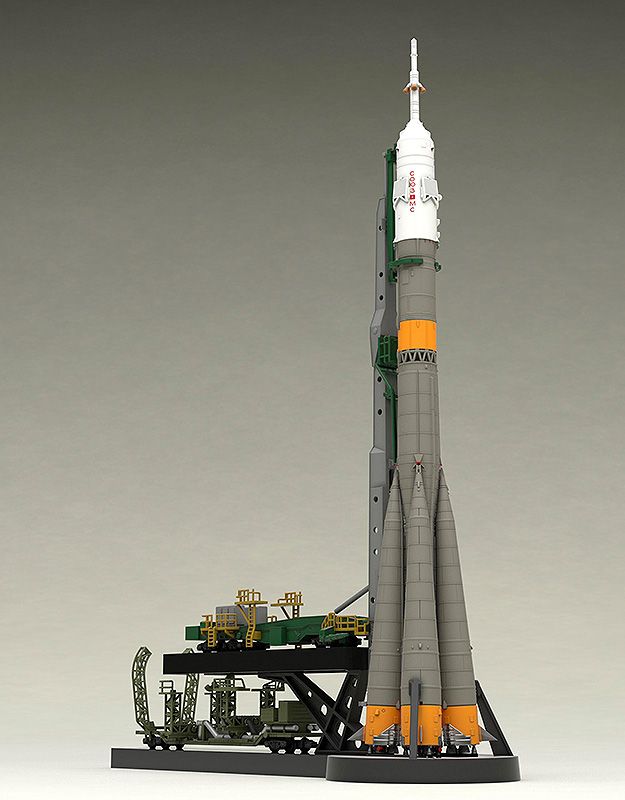 MODEROID 1/150 Modelo de plástico Soyuz Rocket & Kit de modelo de tren de transporte