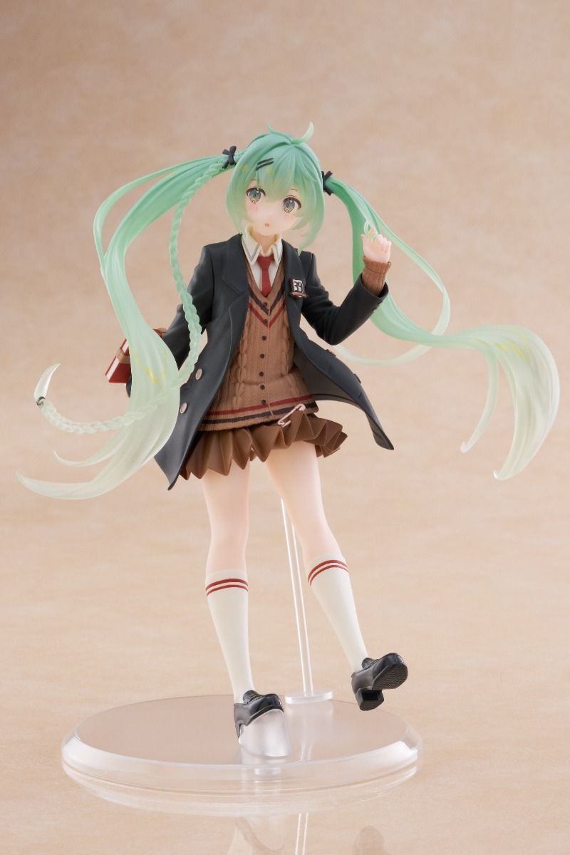 Hatsune Miku Fashion Preppy Ver. Figure
