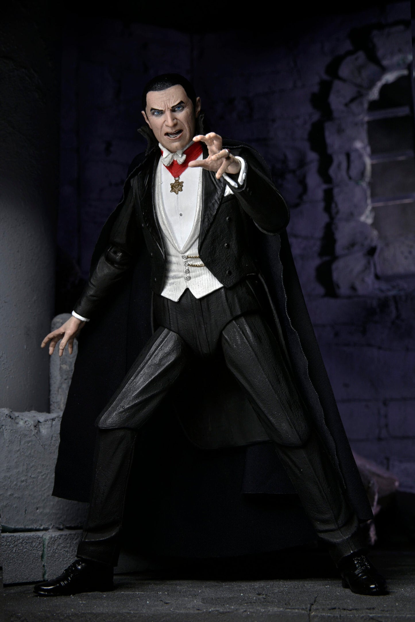 NECA Universal Monsters: Ultimate Dracula (COLOR)