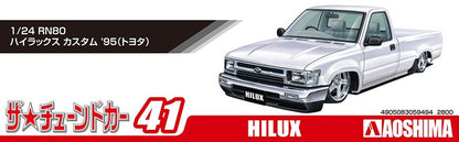 1/24 RN80 HILUX CUSTOM '85 (TOYOTA) Model Kit