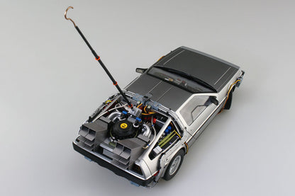 1/24 Time Machine from BACK TO THE FUTURE Part I Model Kit