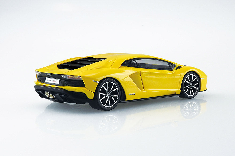 1/32 Lamborghini Aventador S(pearl yellow) Model Kit