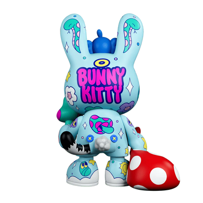 SuperPlastic: SuperGuggi (Persue), BunnyKitty (999 PCS)