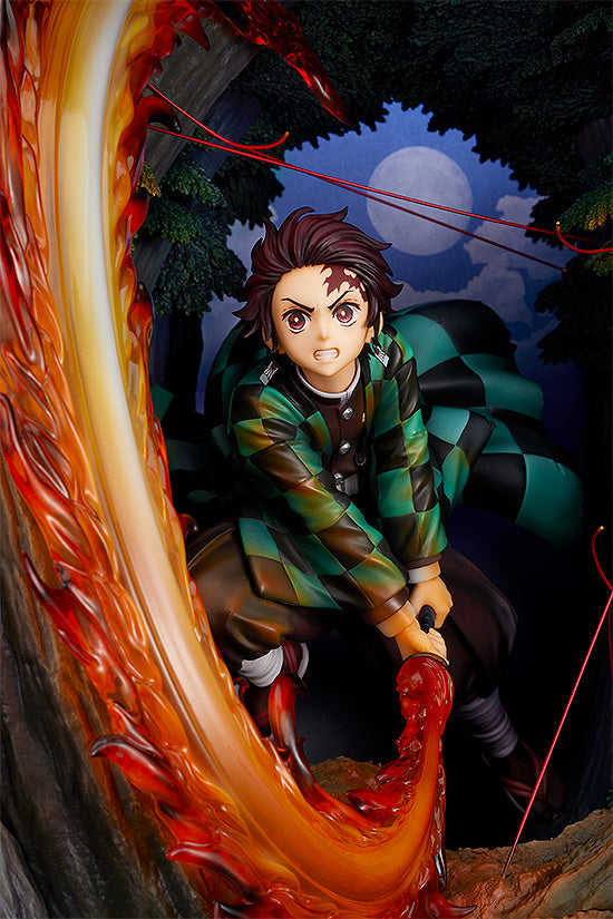 Demon Slayer: Kimetsu no Yaiba - Tanjiro Kamado Demon Slayer Figure (Hinokami Kagura Dance Ver.)