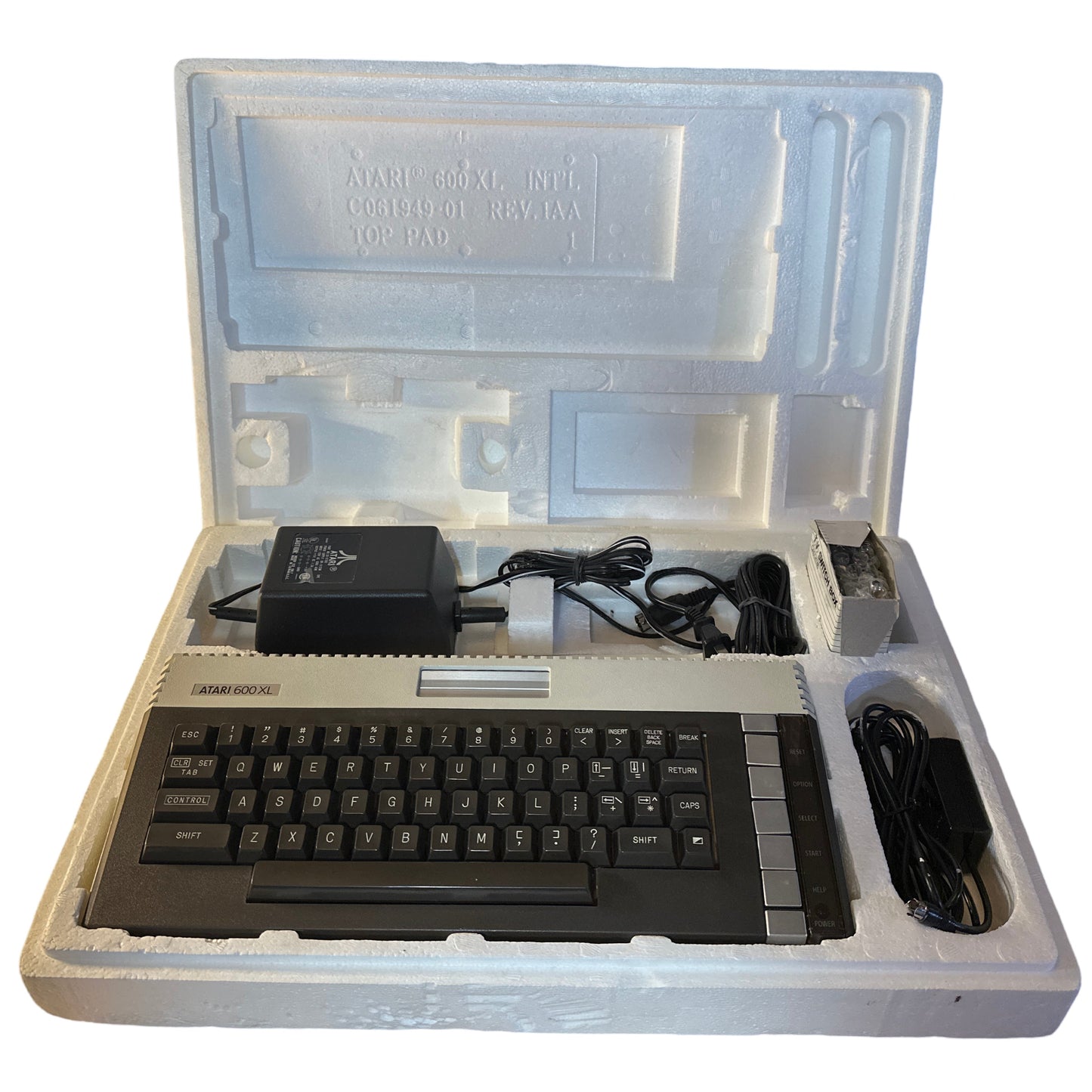Atari 600XL Computer Gaming System (Atari 400)
