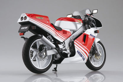 Honda NSR250R '88 FIGHTING RED/ROSS WHITE Model Kit