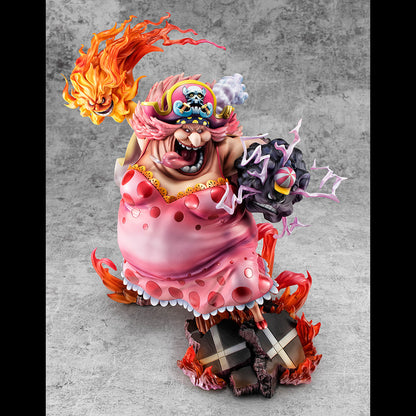 Great Pirate Big Mom Charlotte Linlin Portrait of Pirates SA-MAXIMUM One Piece Figure