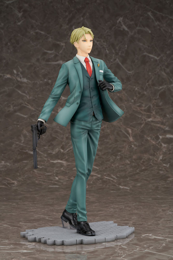 Spy x Family - Loid Forger 1/7 Scale Figure (The Forger Family Ver.)