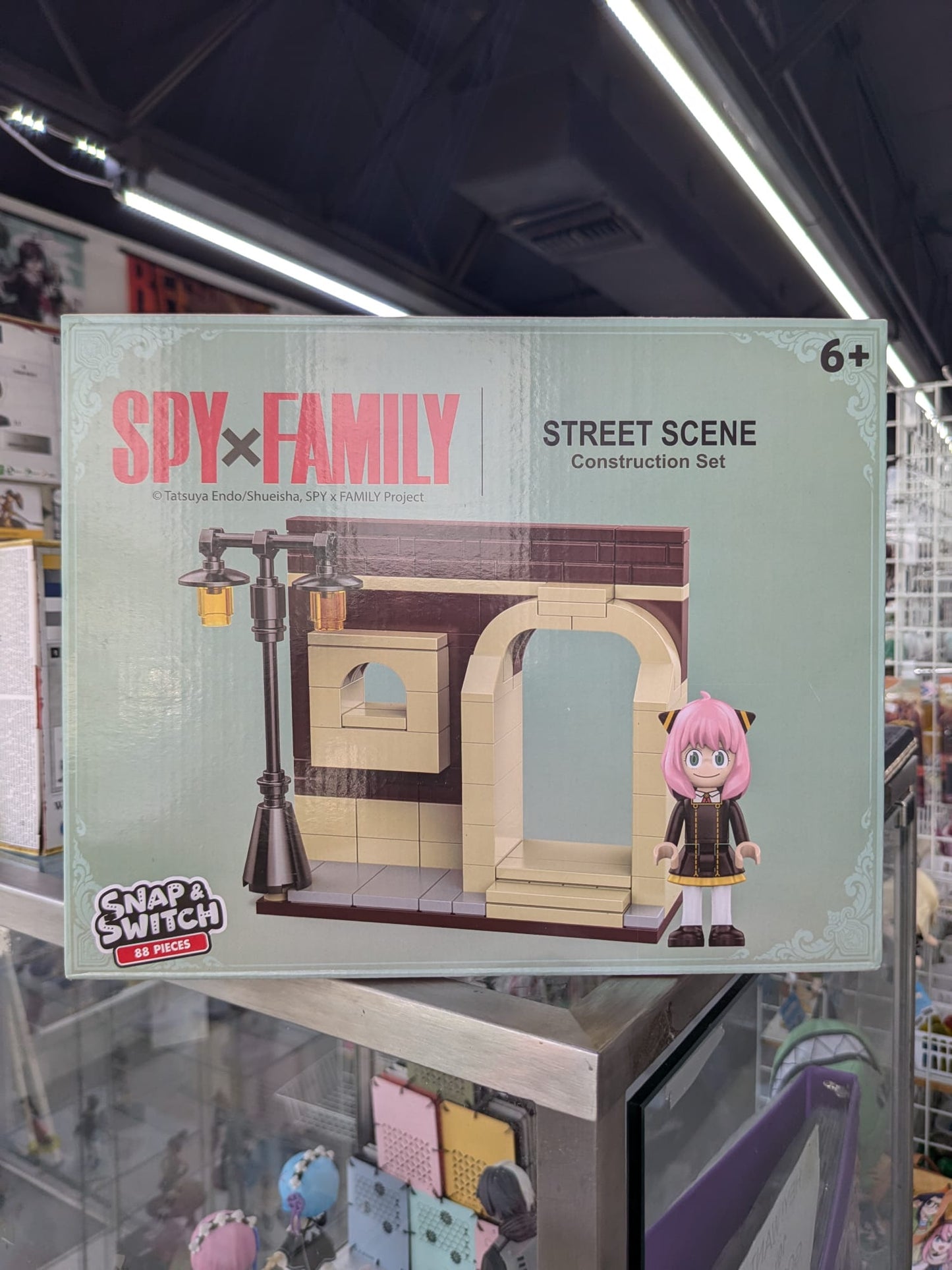 Spy X Family Street Scene Construction Set