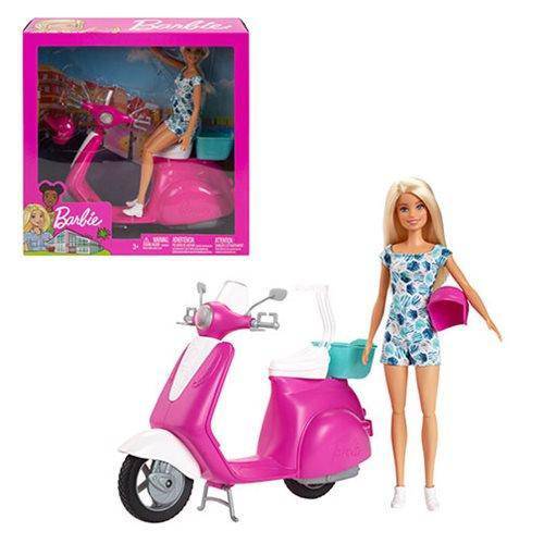Barbie-Puppe und Roller