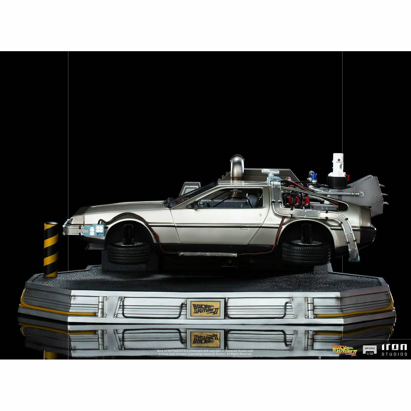 Iron Studios Back to the Future Part II DeLorean (Regular Version) 1:10 Scale Statue