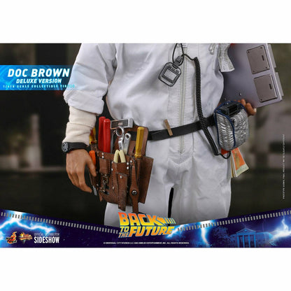 Hot Toys Zurück in die Zukunft Doc Brown (Deluxe-Version) Sammelfigur im Maßstab 1:6 mit Bonus-Plutonium-Koffer 
