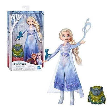 Disney Frozen 2 Elsa Modepuppe im Reiseoutfit mit Pabbie- und Salamander-Figuren