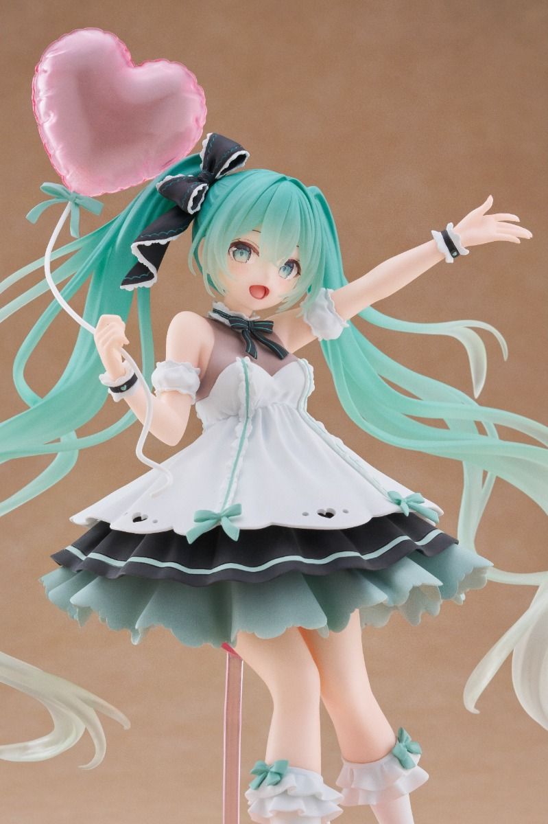 Hatsune Miku Birthday 2025 Party Ver. AMP+ Figure | Official Taito