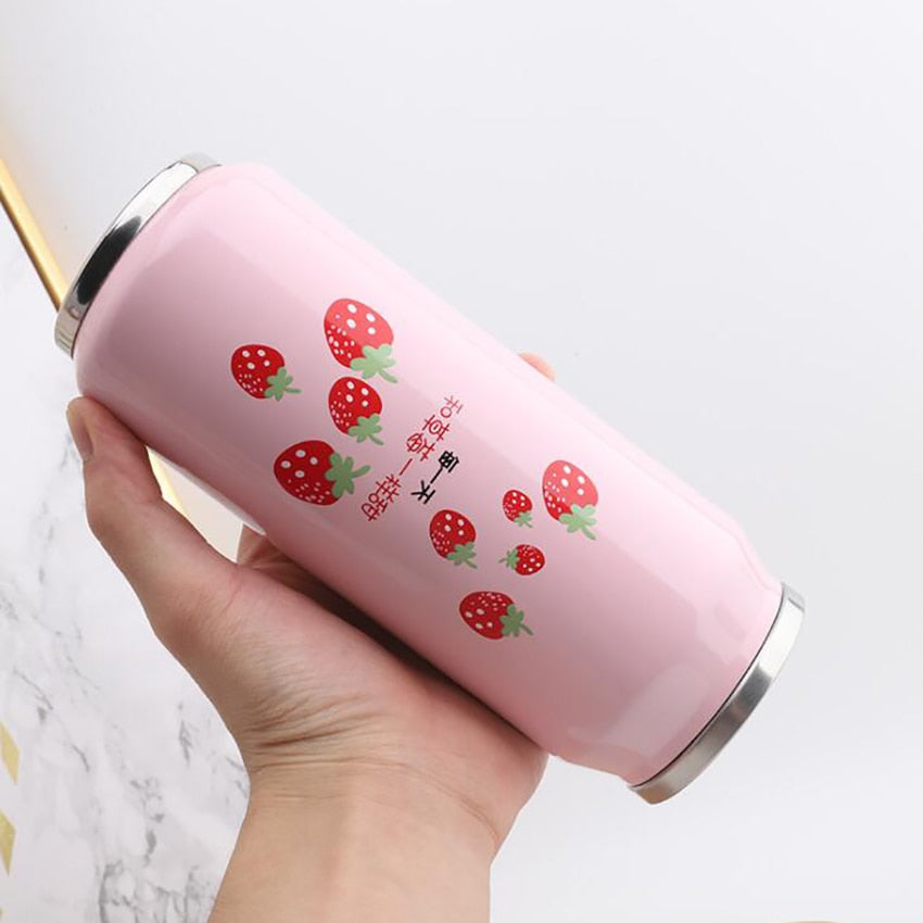 Isolierte Erdbeer-Wasserflasche