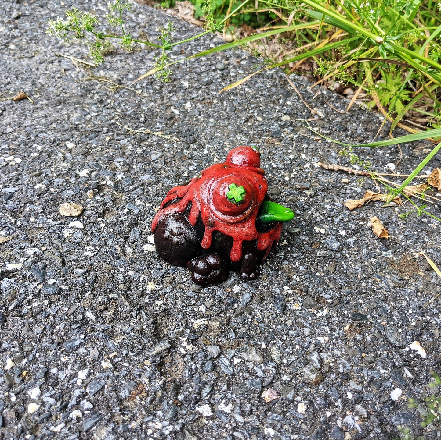 SUNS OUT BUNS OUT Custom 1 of 1 Ributt Vinyl Figure: "Bleeding Frog" by Resin Rookie