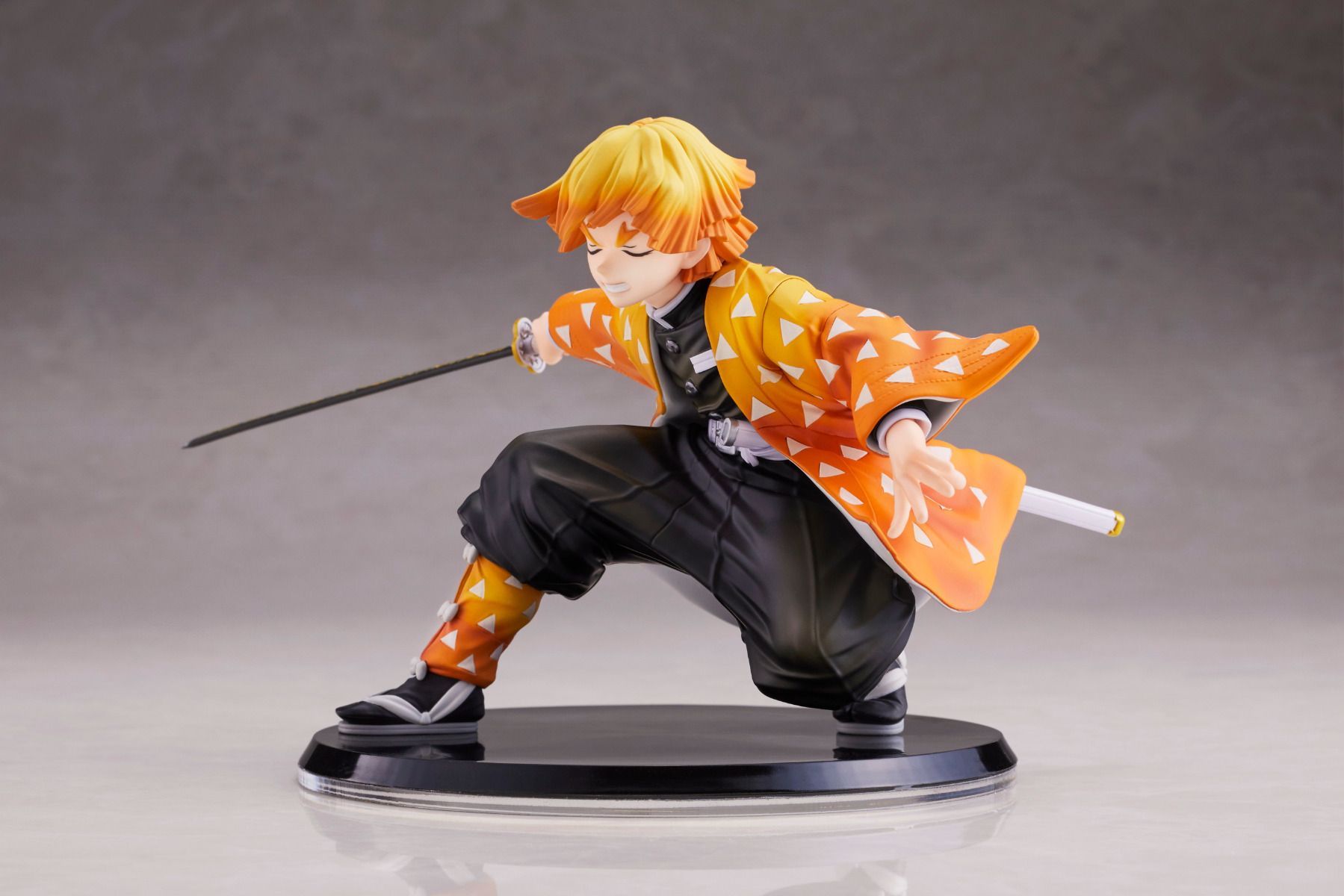 Demon Slayer Kimetsu no Yaiba: Zenitsu Agatsuma 1/8 Scale Figure by Aniplex Super Anime Store 