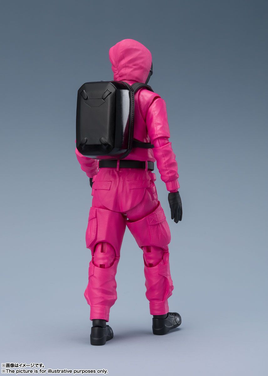 TAMASHII NATIONS - Squid Game - Trabajador enmascarado / Gerente enmascarado, Bandai Spirits SHFiguarts Figura