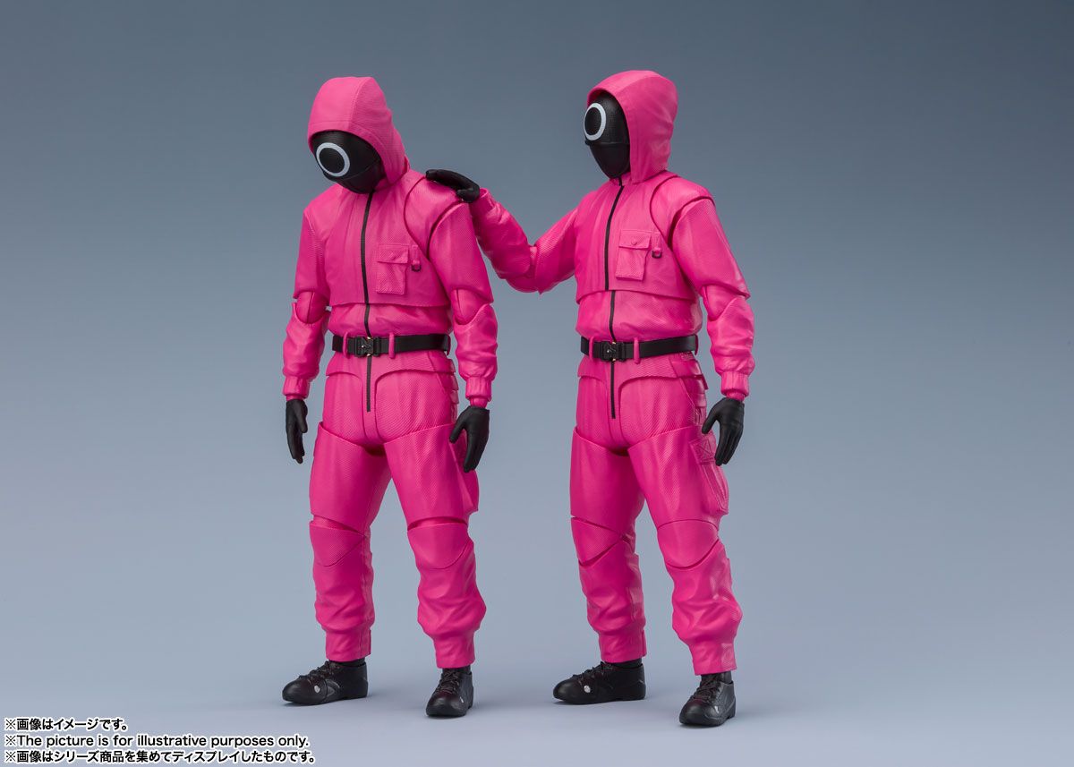 TAMASHII NATIONS - Squid Game - Trabajador enmascarado / Gerente enmascarado, Bandai Spirits SHFiguarts Figura