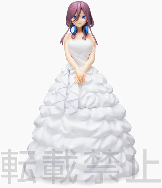 La figura del vestido de novia de Nakano Miku de Quintillizos por excelencia