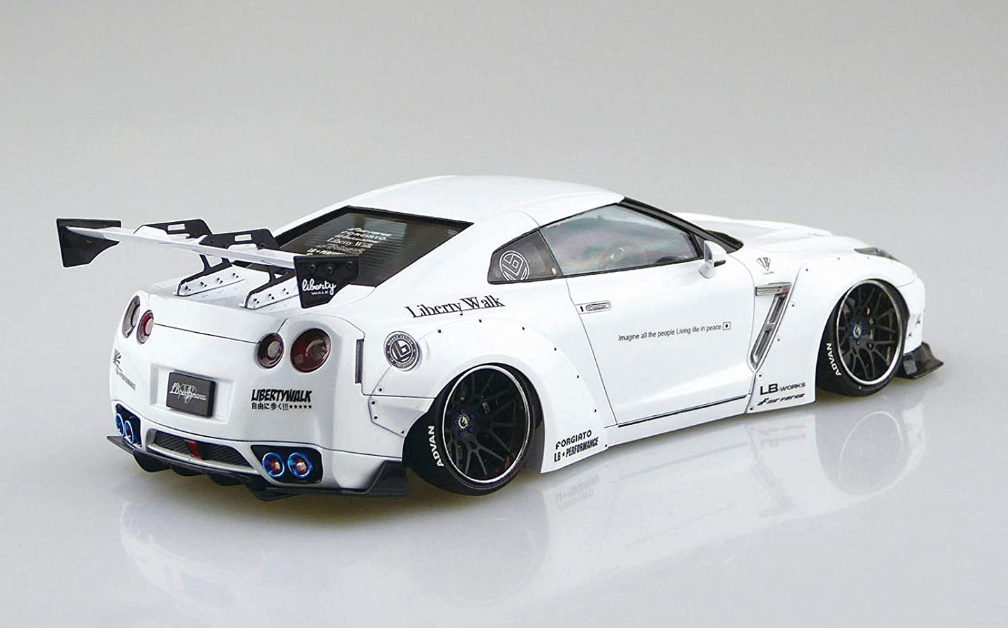 Aoshima LB-Works R35 GT-R Type 1.5 1/24 scale Model kit Super Anime Store 