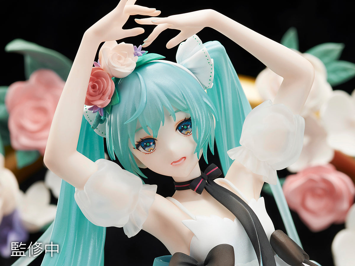 Hatsune Miku "MIKU WITH YOU 2019" Ver. Figure Super Anime Store 