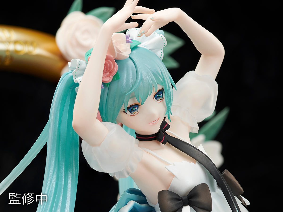 Hatsune Miku "MIKU WITH YOU 2019" Ver. Figure Super Anime Store 